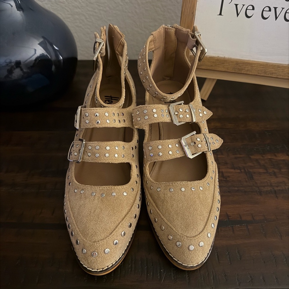 Hey Girl by Corkys Studded Tan Women's Booties size 8